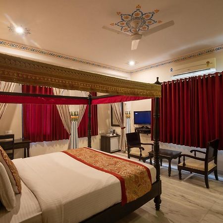 Hotel Royal Pratap Niwas Udaipur Dış mekan fotoğraf