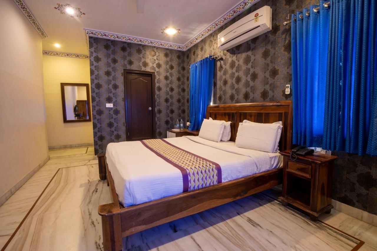 Hotel Royal Pratap Niwas Udaipur Dış mekan fotoğraf