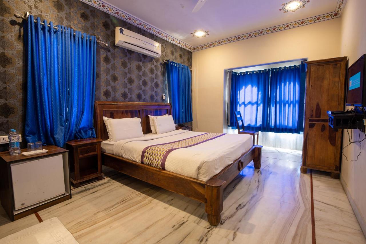 Hotel Royal Pratap Niwas Udaipur Dış mekan fotoğraf