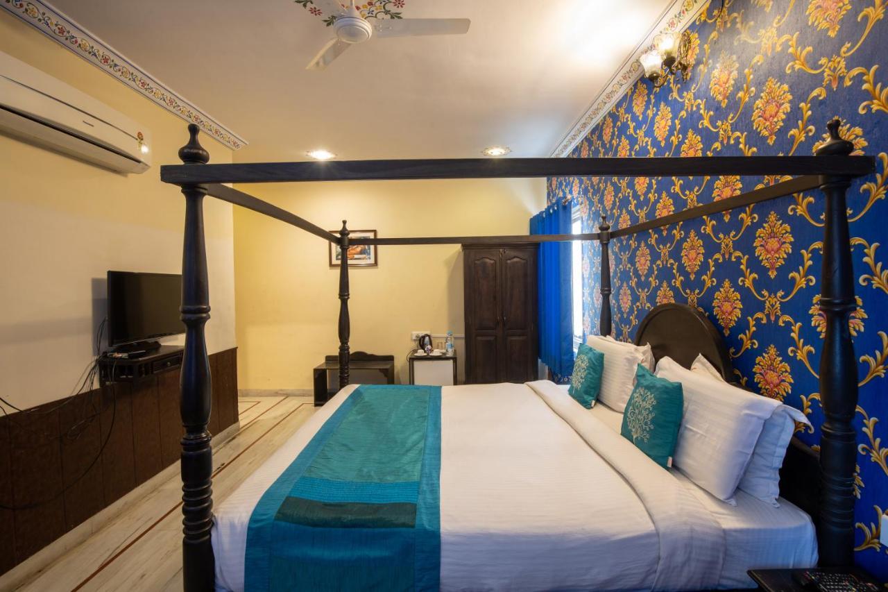 Hotel Royal Pratap Niwas Udaipur Dış mekan fotoğraf