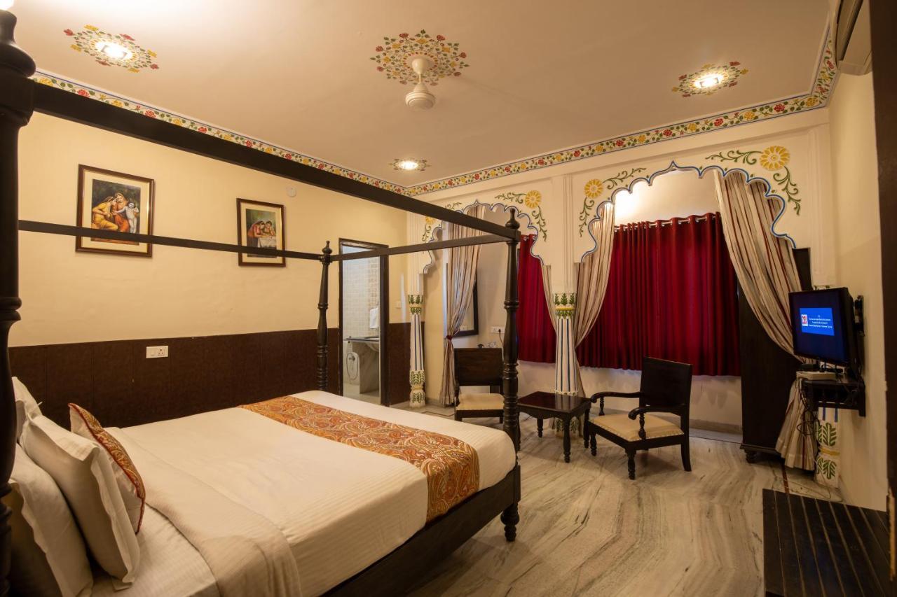 Hotel Royal Pratap Niwas Udaipur Dış mekan fotoğraf