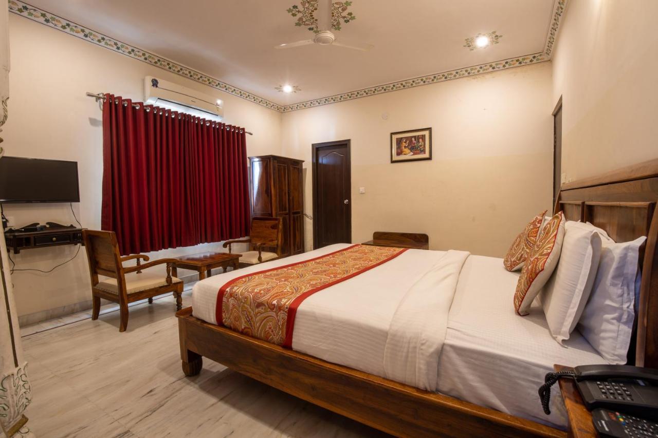 Hotel Royal Pratap Niwas Udaipur Dış mekan fotoğraf