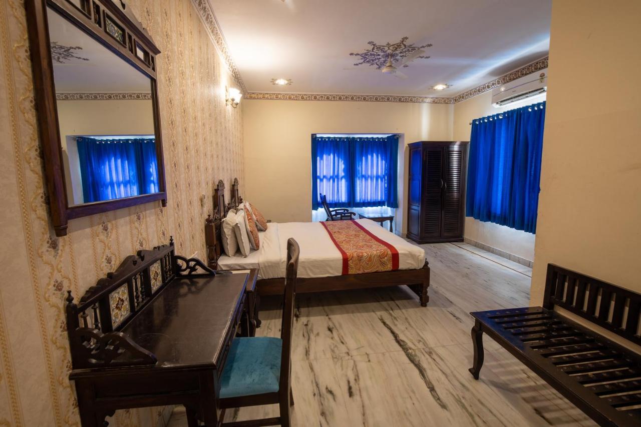 Hotel Royal Pratap Niwas Udaipur Dış mekan fotoğraf