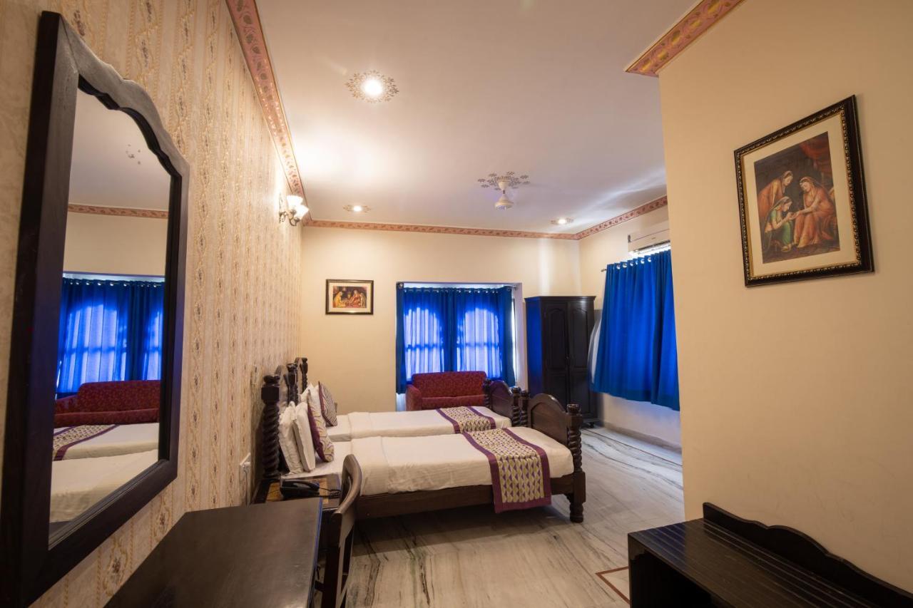 Hotel Royal Pratap Niwas Udaipur Dış mekan fotoğraf