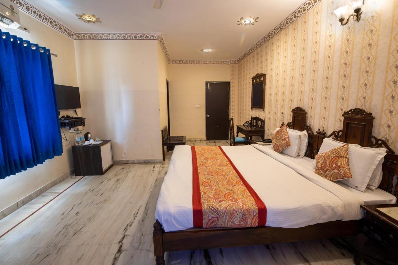 Hotel Royal Pratap Niwas Udaipur Dış mekan fotoğraf