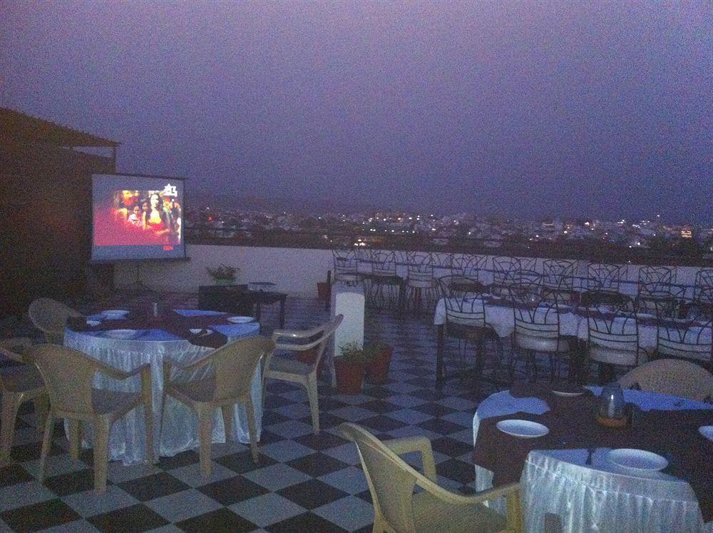 Hotel Royal Pratap Niwas Udaipur Dış mekan fotoğraf