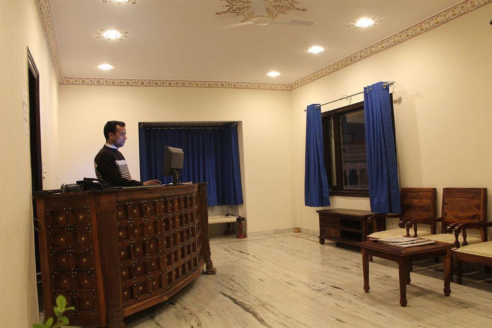 Hotel Royal Pratap Niwas Udaipur Dış mekan fotoğraf