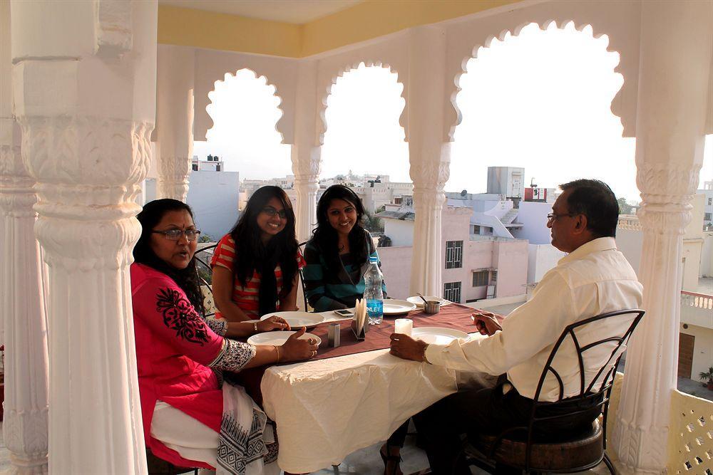 Hotel Royal Pratap Niwas Udaipur Dış mekan fotoğraf