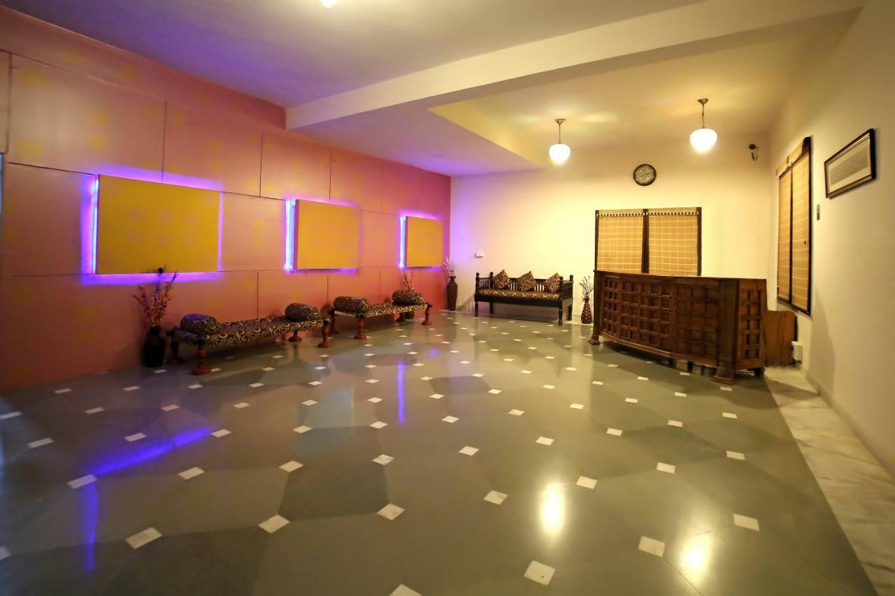 Hotel Royal Pratap Niwas Udaipur Dış mekan fotoğraf