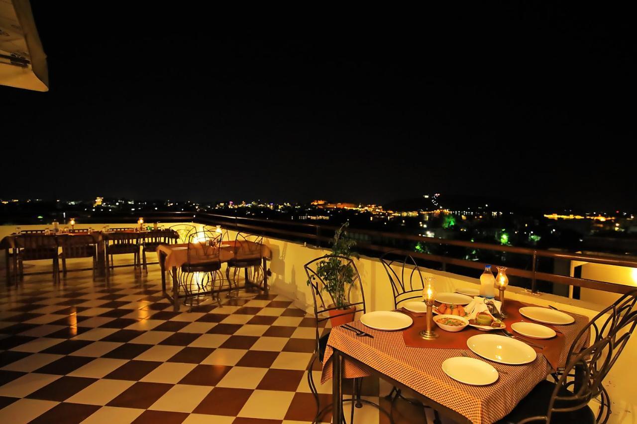 Hotel Royal Pratap Niwas Udaipur Dış mekan fotoğraf