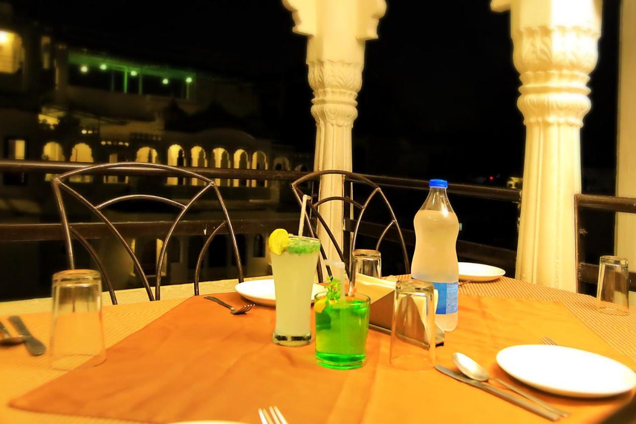 Hotel Royal Pratap Niwas Udaipur Dış mekan fotoğraf