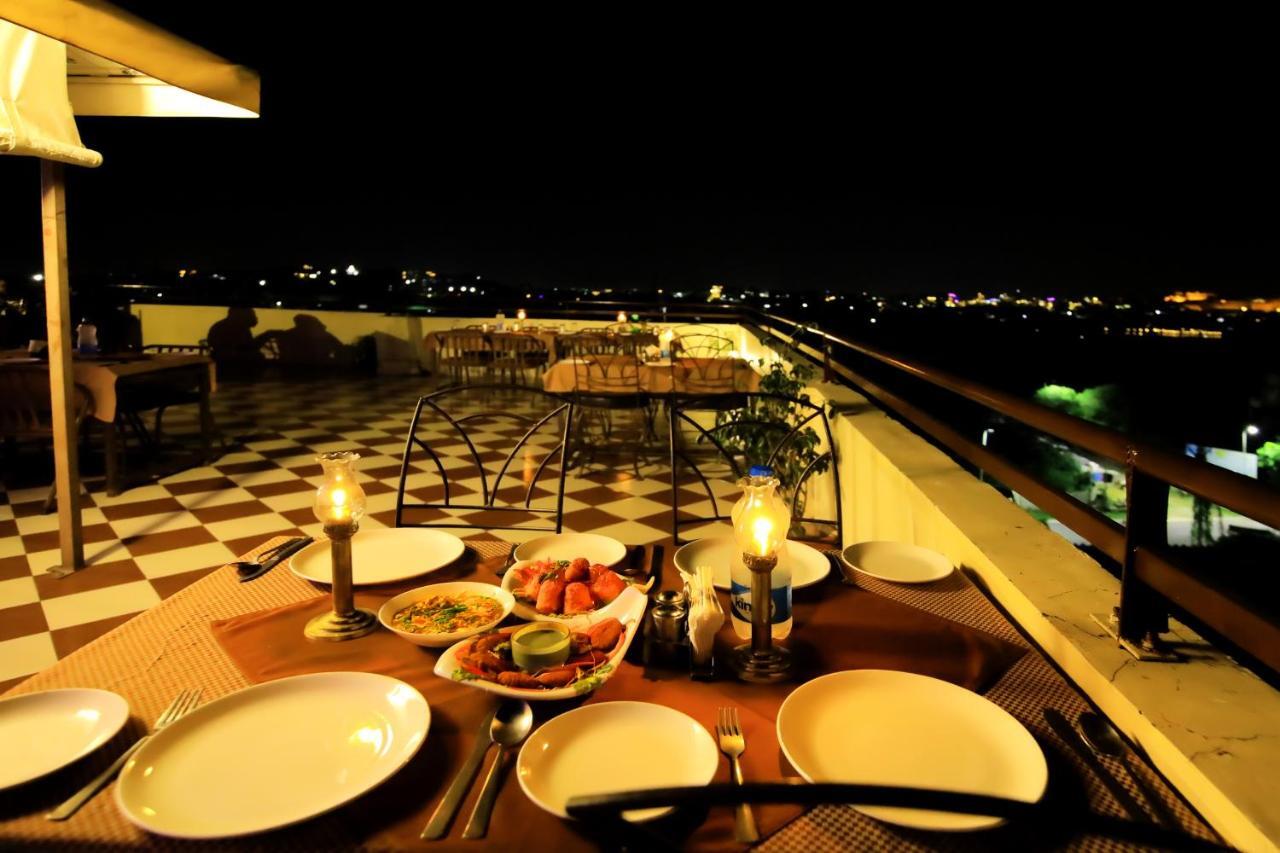 Hotel Royal Pratap Niwas Udaipur Dış mekan fotoğraf
